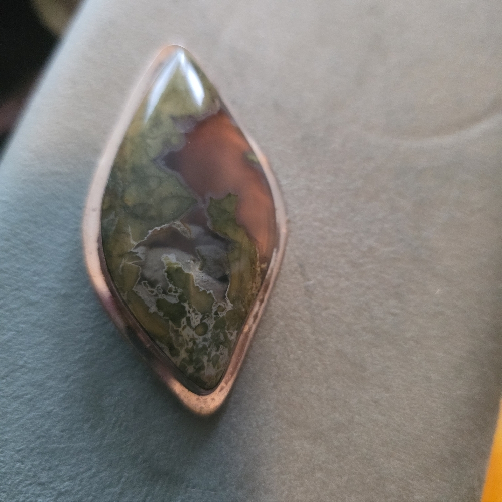 Gorgeous Brooch In Sterling Silver and Signed